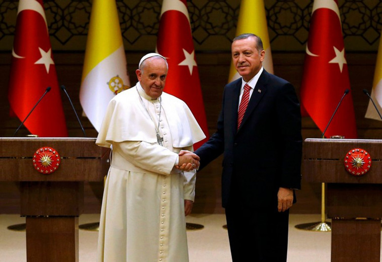 Ərdoğan Roma Papası ilə İsrail-Fələstin müharibəsini müzakirə etdi