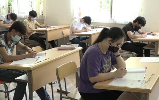 İmtahan başa çatdı - 1 nəfərdə telefon aşkarlandı