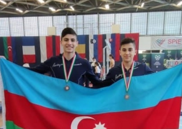 İki gimnastımız Macarıstanda fəxri kürsüyə qalxdı