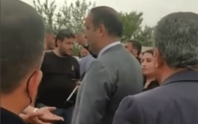 “Sakinlər deputatdan kənddən çıxıb getməsini istədilər” - İcra nümayəndəsi 