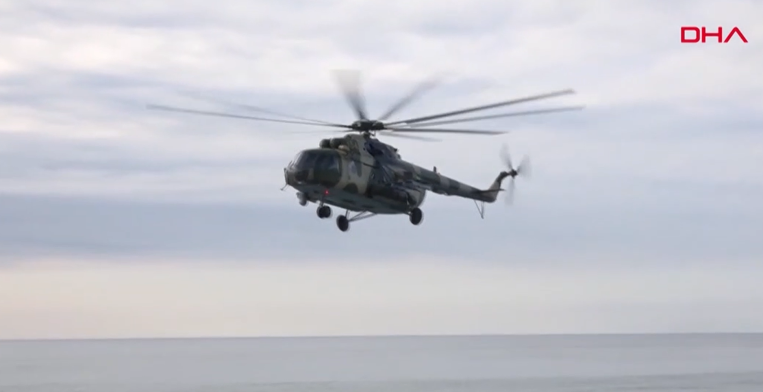 Azərbaycan hərbi helikopteri qəza bölgəsindən ayrıldı – VİDEO