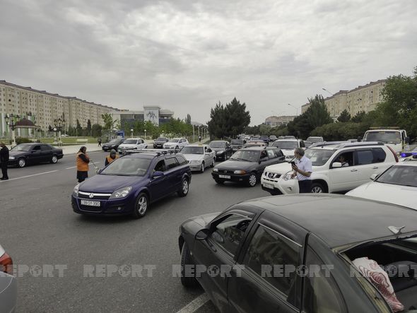 Sumqayıtda iki maşın toqquşdu, xəsarət alan var - FOTO