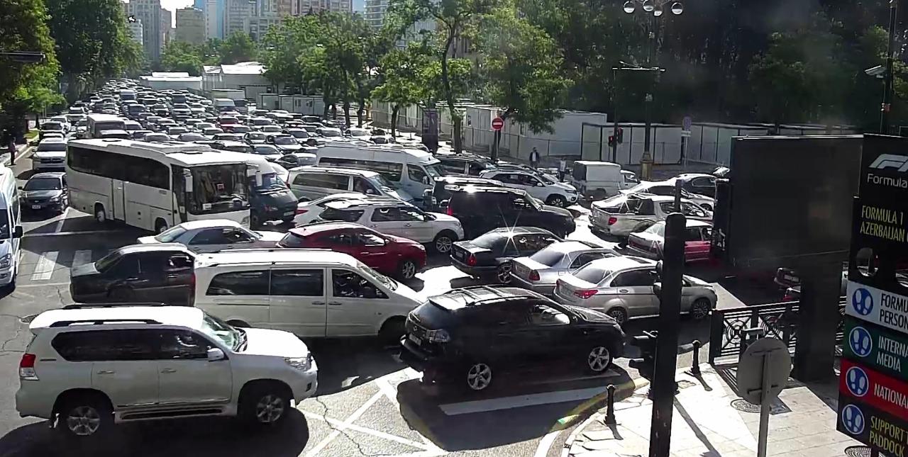 Bakıdakı tıxacın səbəbi AÇIQLANDI