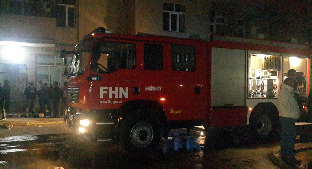 Paytaxtda yaşayış binasının həyətində yanğın