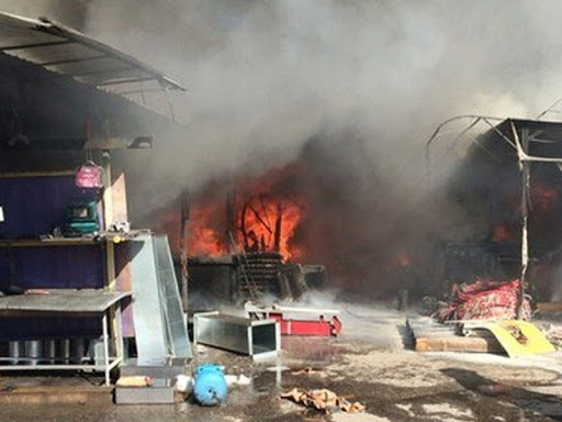 Bərdədə bazar YANIR