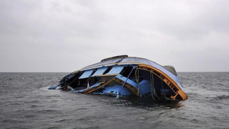 Nigeriyada gəmi çevrilib, çox sayda insan itkin düşüb