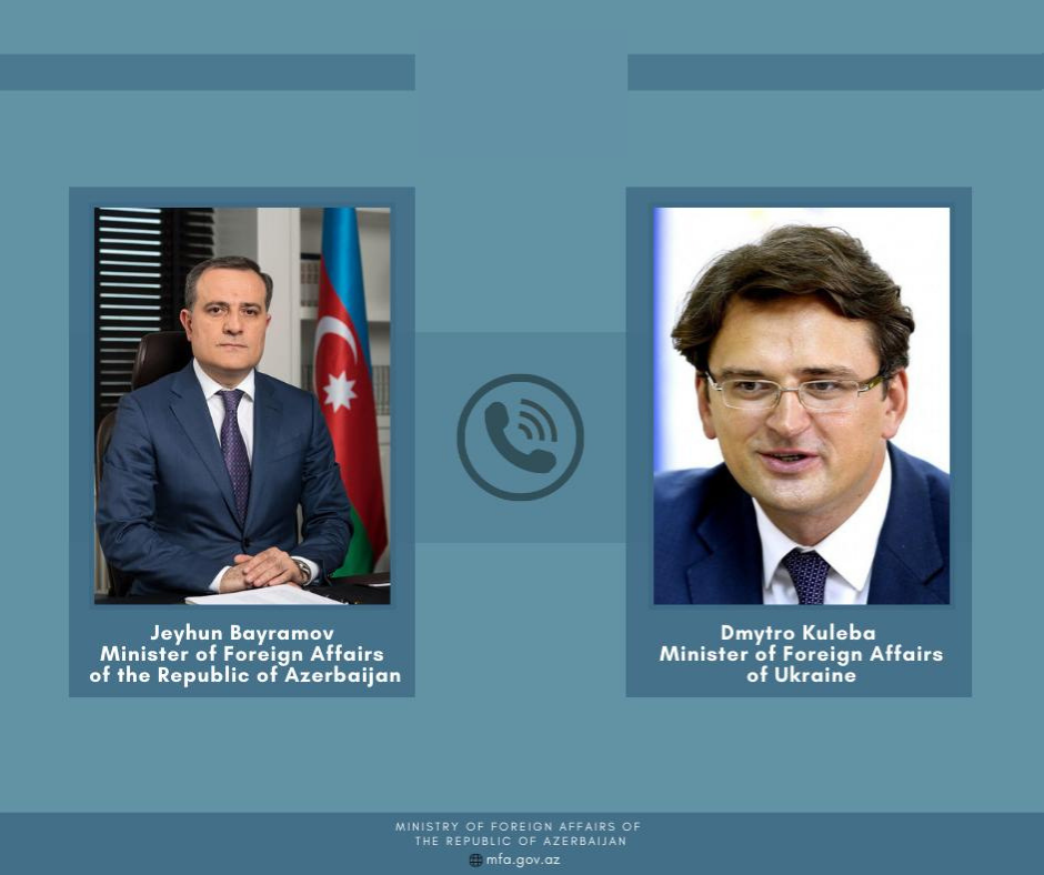 Ceyhun Bayramov ukraynalı həmkarı ilə telefonla danışdı
