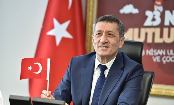 Türkiyənin təhsil naziri Hərbi Qənimətlər Parkında - FOTO