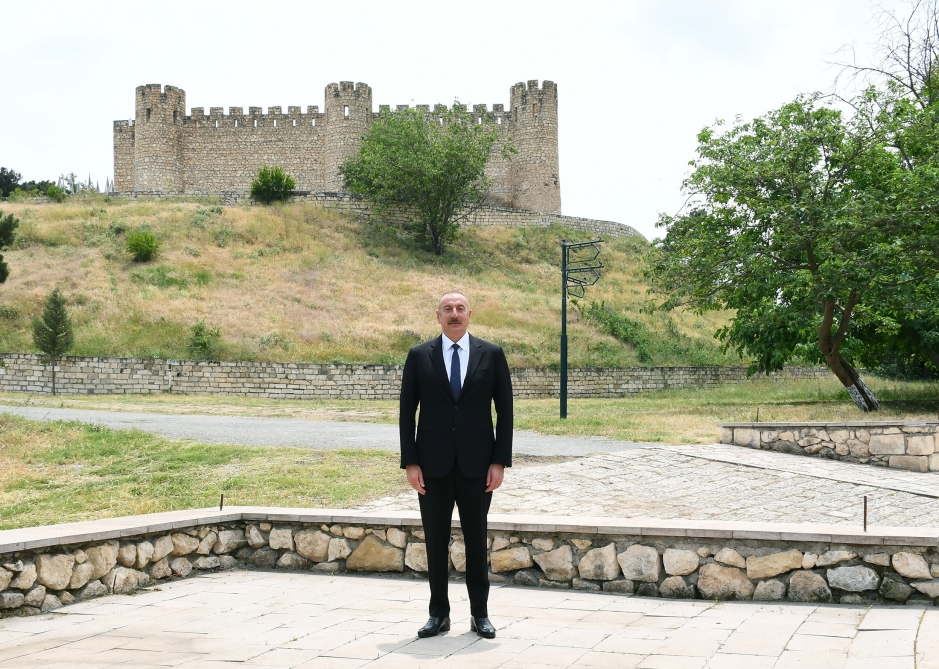 İlham Əliyev Şahbulaq qalasında - FOTO