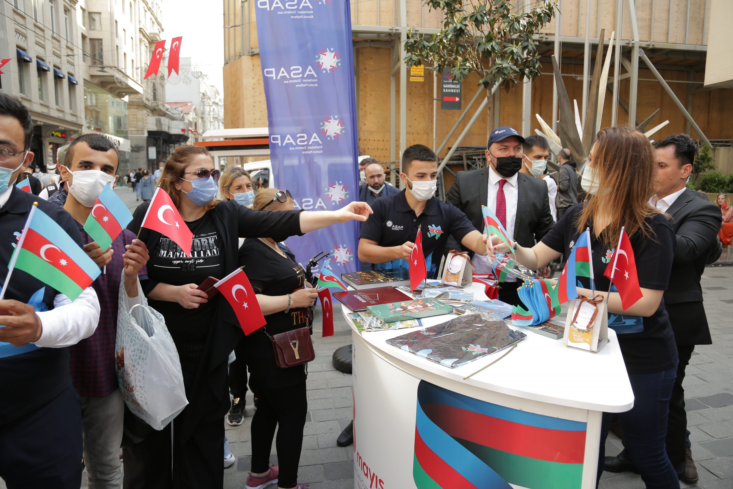 İstanbulda Respublika Gününə həsr olunan fləşmob  - FOTO