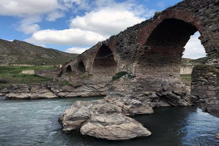 Xudafərin sərhəd gömrüyü tezliklə açılacaq - İranlı rəsmi