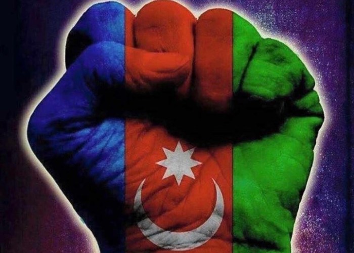 Hay başı üzərində “Türk yumruğu”...