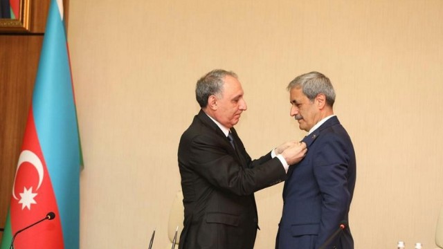 Kamran Əliyev Türkiyənin prokurorunu təltif etdi