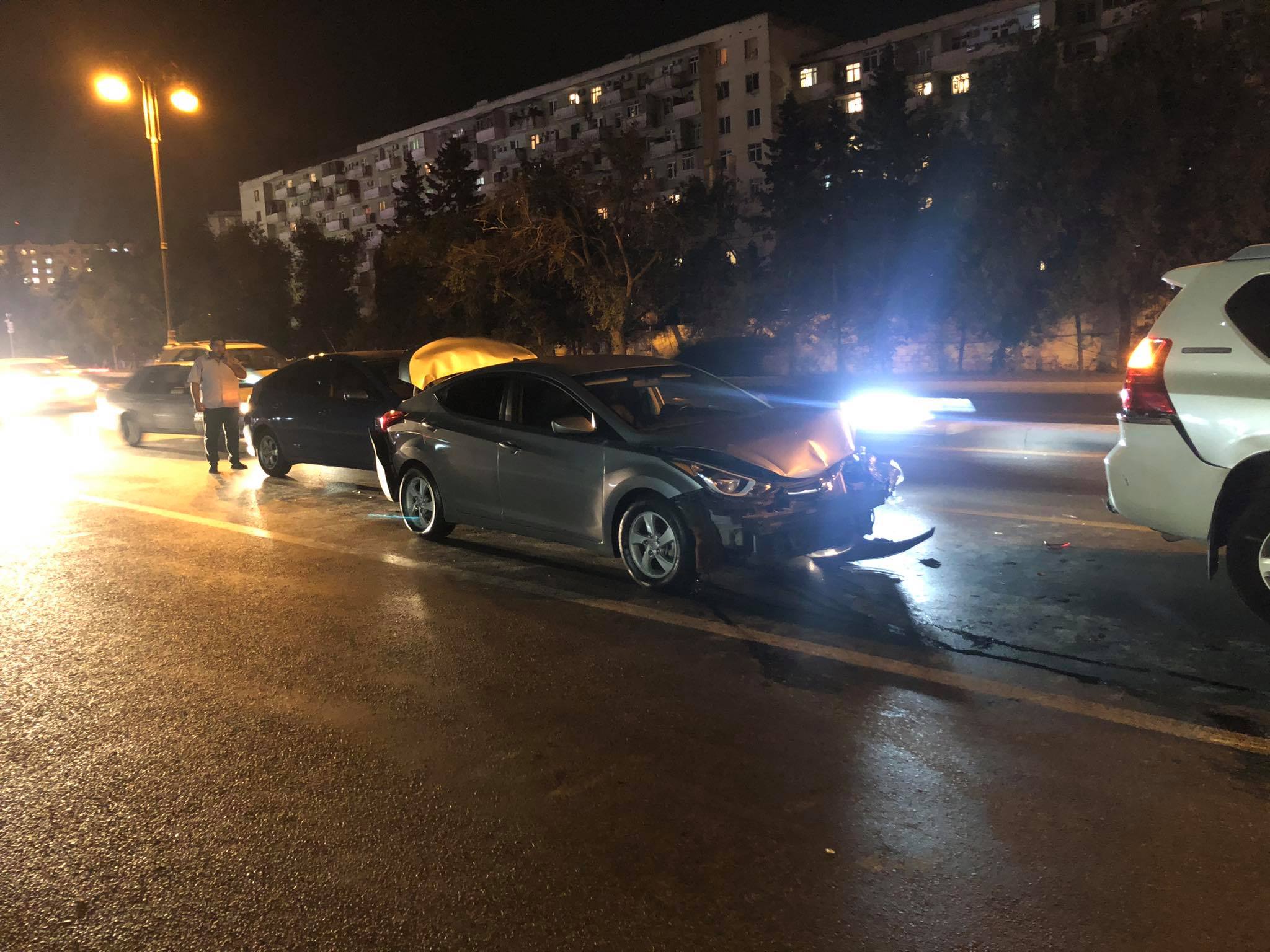 Paytaxtda zəncirvari yol qəzası - FOTO