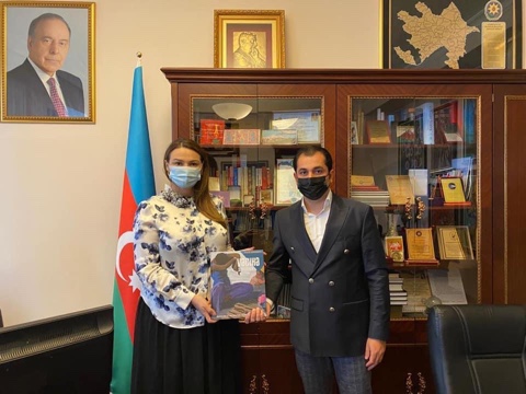 Komitə sədri bir qrup rəssamla görüşdü - FOTO