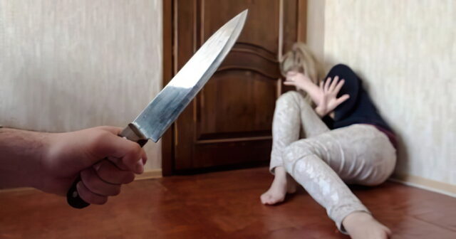 Keçmiş arvadını bıçaqlayan şəxsin işi məhkəmədə...