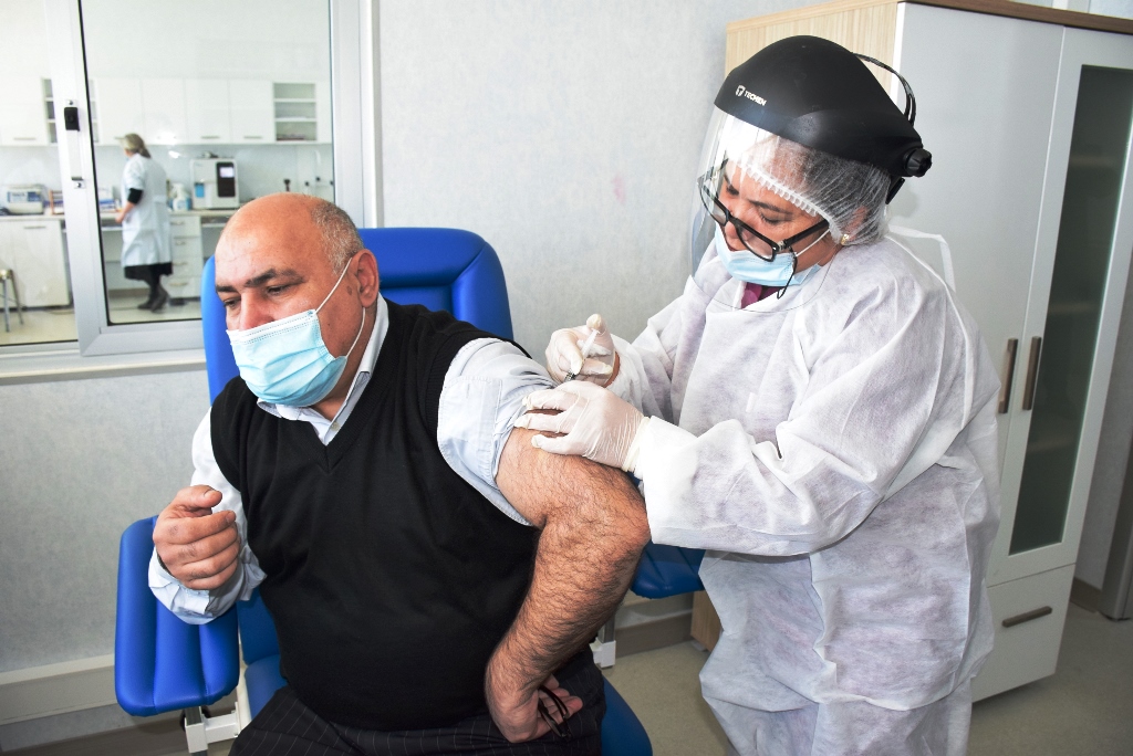 Son sutkada 50 min nəfərdən çox şəxsə vaksin vurulub