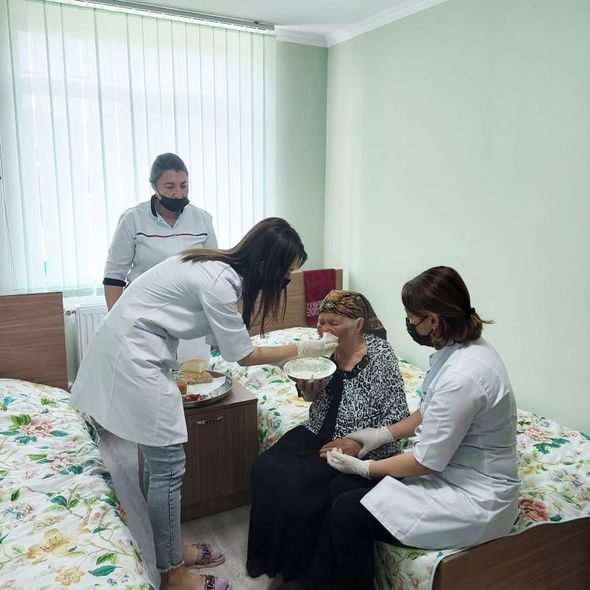 Gədəbəydə tövlədə saxlanılan qadın nəzarətə götürüldü - FOTO