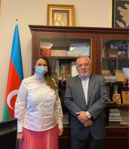 Komitə sədri bir qrup rəssamla görüşüb - FOTO