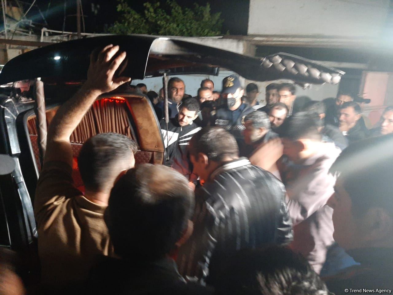 Şəhid jurnalistlərin cənazəsi Bakıya gətirildi - FOTO