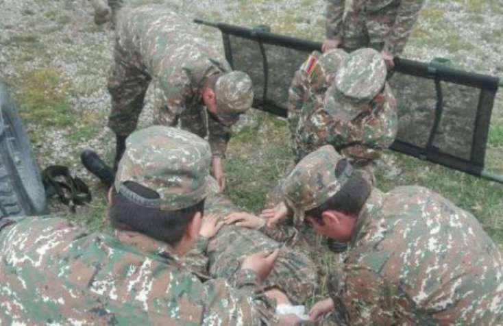 Erməni əsgəri yoldaşları ölümcül döydülər