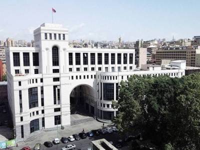 Ermənistan Xarici İşlər Nazirliyinin rəhbərliyi istefa verdi