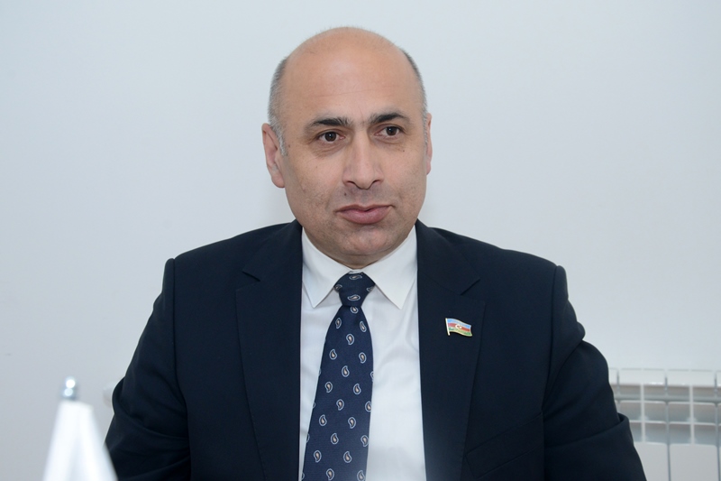 “Arif Hacılı və Əli Kərimli qələbəmizə kölgə salır” - Deputat