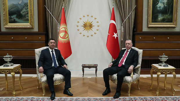 Ərdoğan Qırğızıstan prezidenti ilə görüşdü