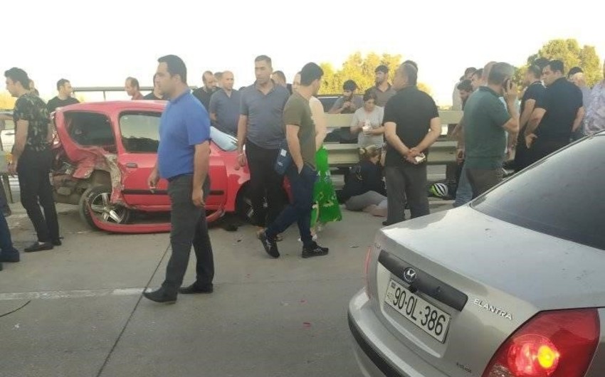 Bakıda zəncirvari yol qəzası - FOTO