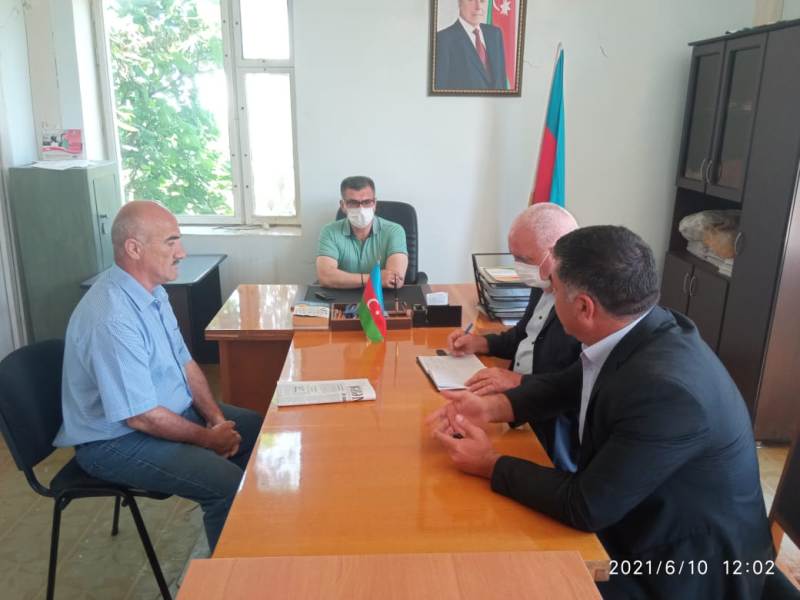 Deputatın kəndlərə səfəri davam edir