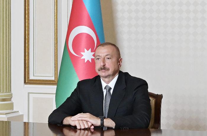 İlham Əliyev 10 ölkənin qeyri-rezident səfirlərinin etimadnamələrini qəbul etdi