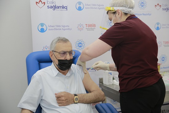 Bakı Sağlamlıq Mərkəzində idmançıların peyvəndləməsi başladı