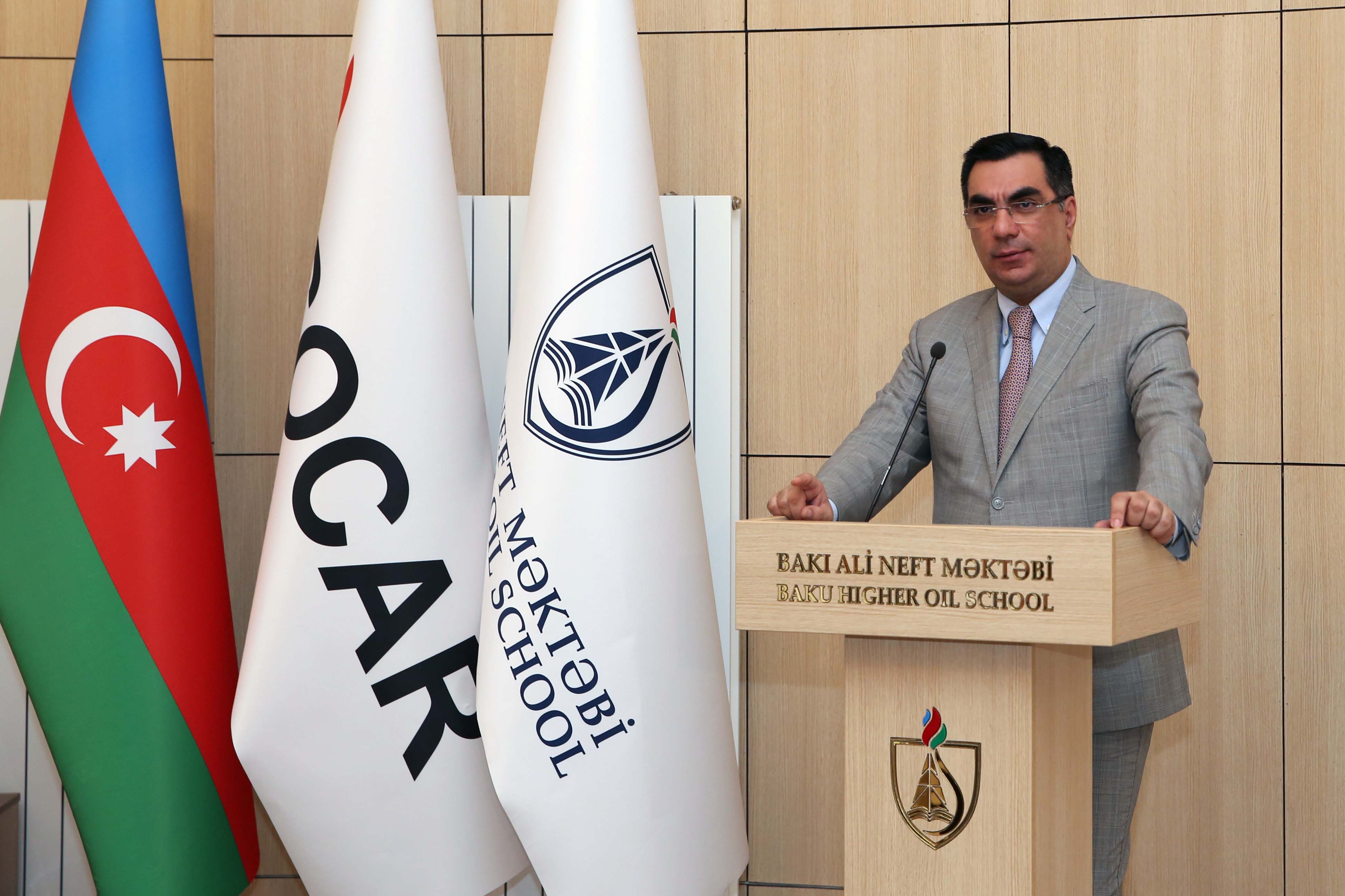 Bakı Ali Neft Məktəbində növbəti məzun buraxılışı olub - FOTO