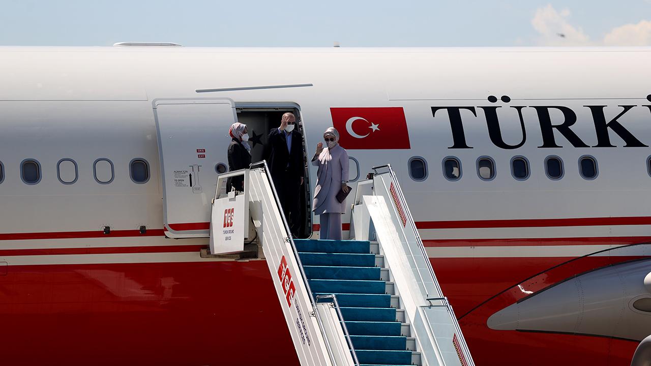 Türkiyə prezidenti Bakıya yola düşdü