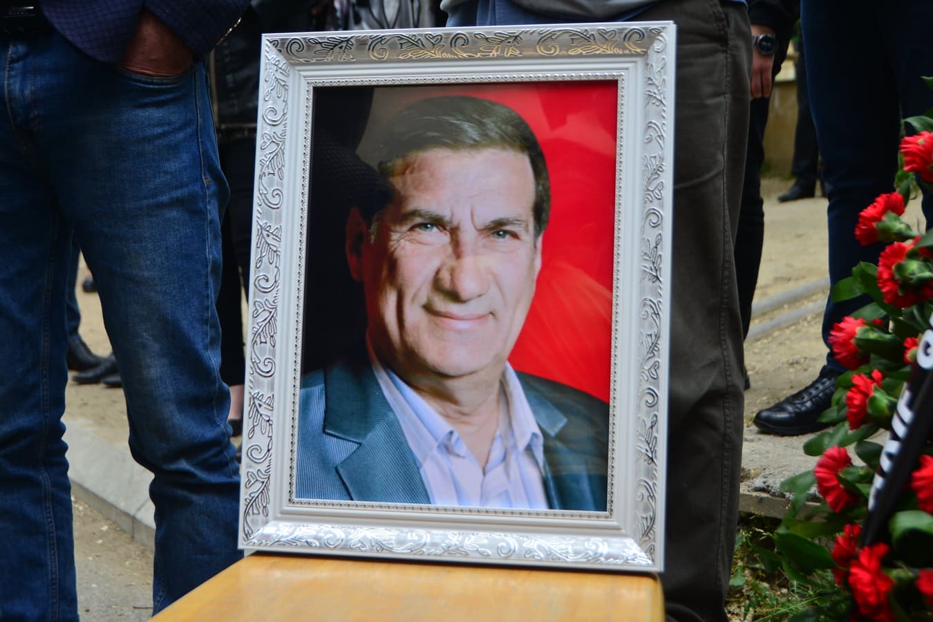 Ailəsinin Arif Quliyevin qəbrini götürməyə pulu yoxdur? - Oğlu DANIŞDI