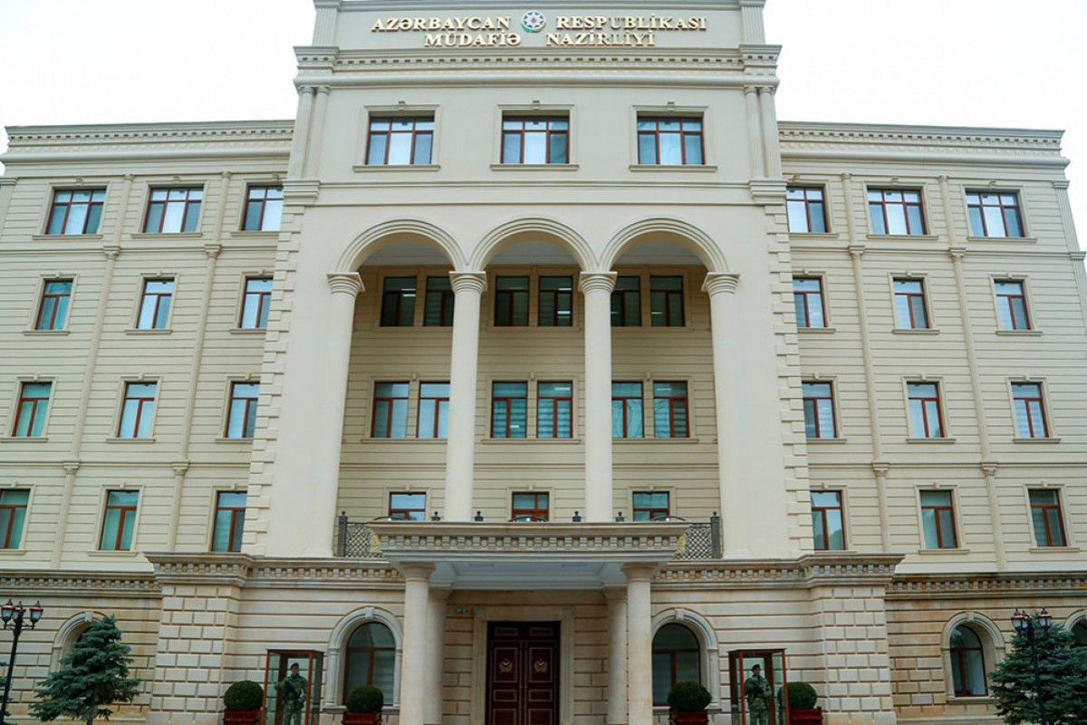 Müdafiə Nazirliyinin hərbi qulluqçuları təltif edilib – SİYAHI