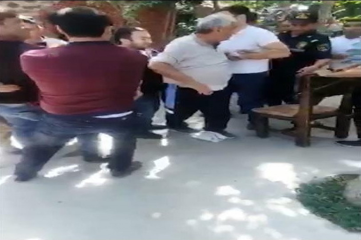 Polisə müqavimət göstərən restoran sahibi həbs edildi - FOTO