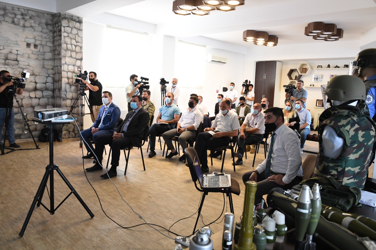 Köçkünlər və jurnalistlər üçün təlim keçirilib