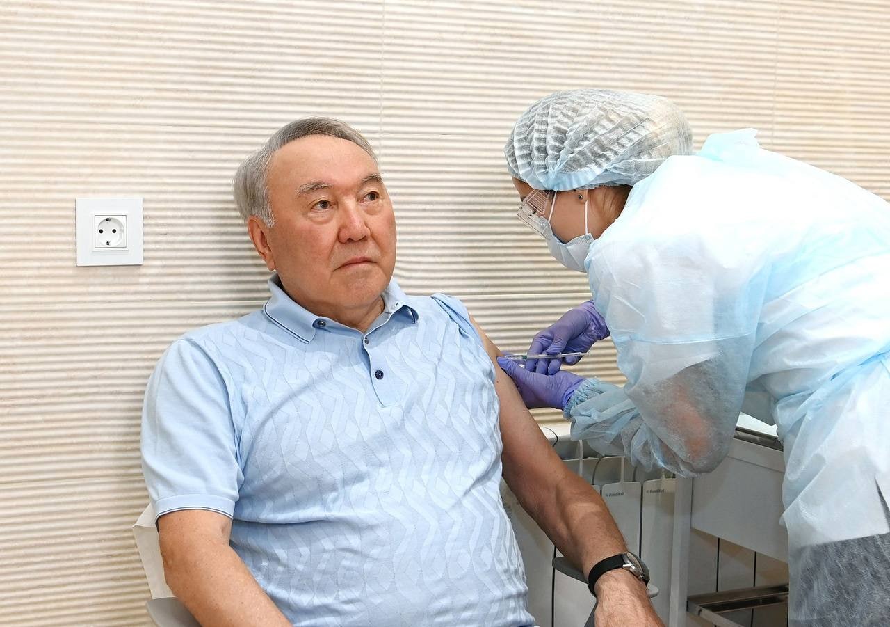 Nazarbayev Rusiya vaksinini SEÇDİ