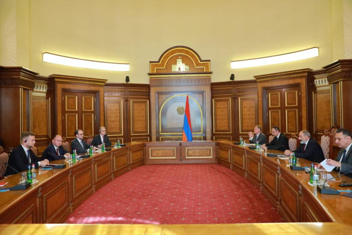 Bakıdan Yerəvana gedən XİN rəhbərləri Paşinyanla görüşdülər