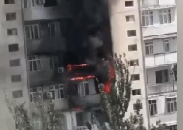 Bakıda yaşayış binasındakı yanğın söndürüldü