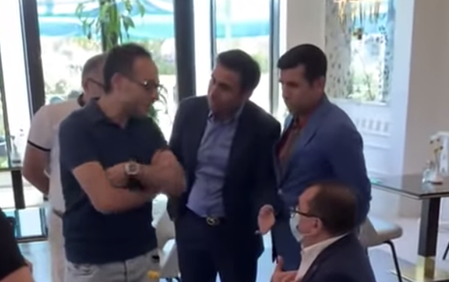 DİN maska taxmayan deputatı cərimələdi - VİDEO