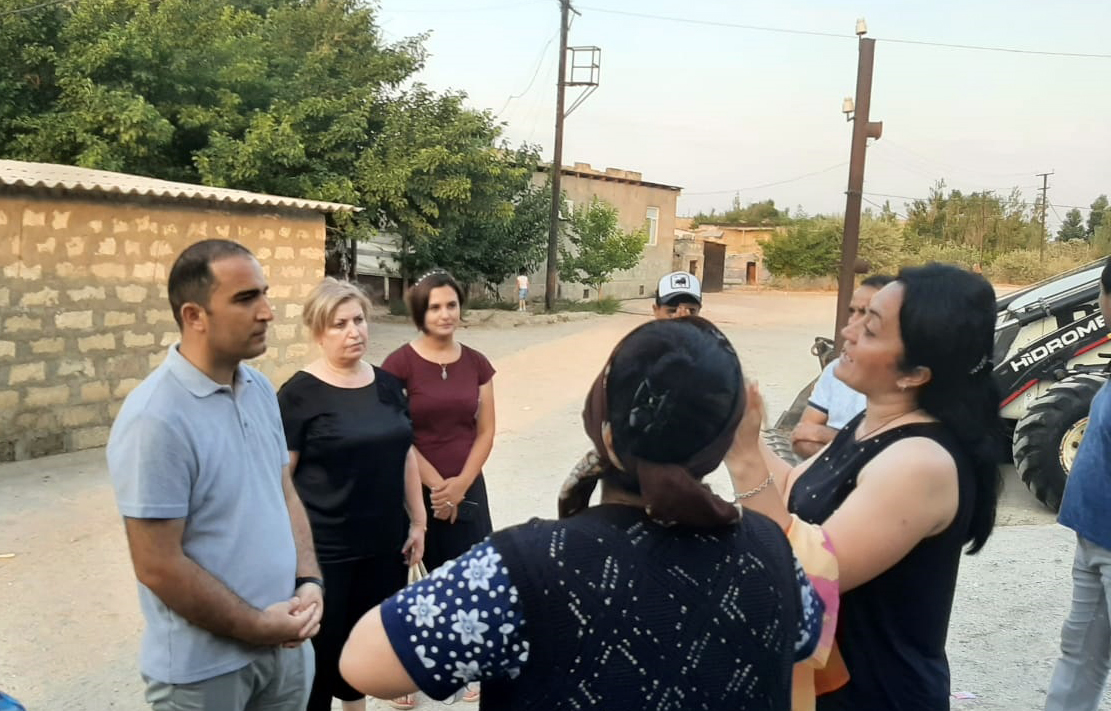 İctimai Şuranın üzvləri məcburi köçkünlərlə görüşüblər