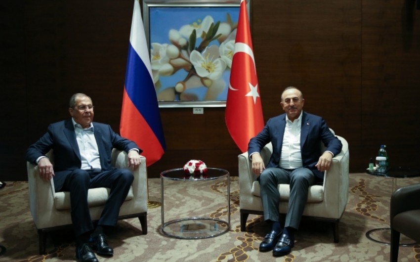 Çavuşoğlu Lavrovla Qarabağdakı vəziyyəti müzakirə ETDİ