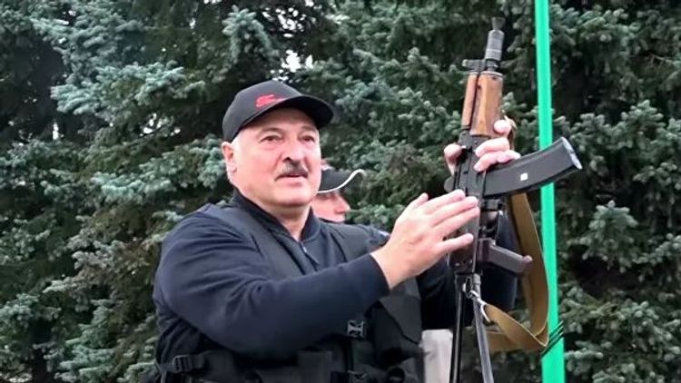 Lukaşenko Ukrayna ilə sərhədi bağlamağı tapşırdı