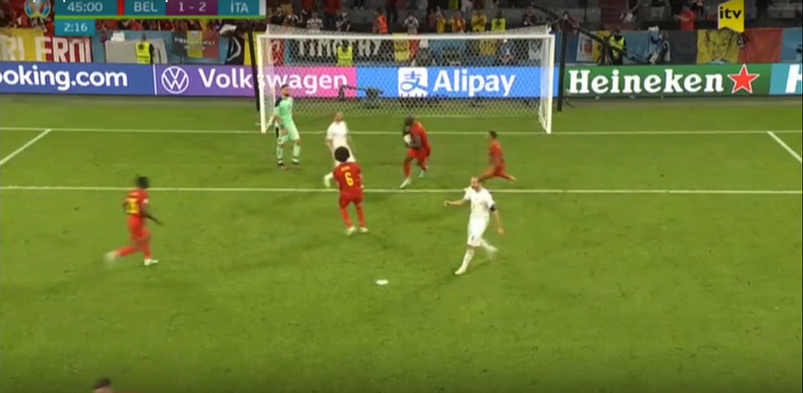 İtaliya yarımfinalda!
