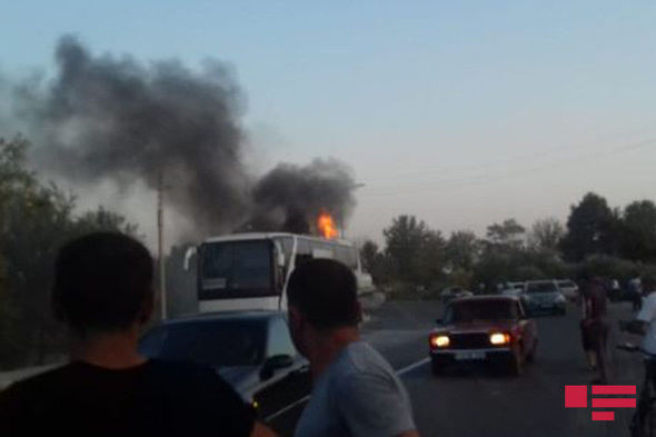 Bakıdan Mingəçevirə gedən sərnişin avtobusu yandı - FOTO