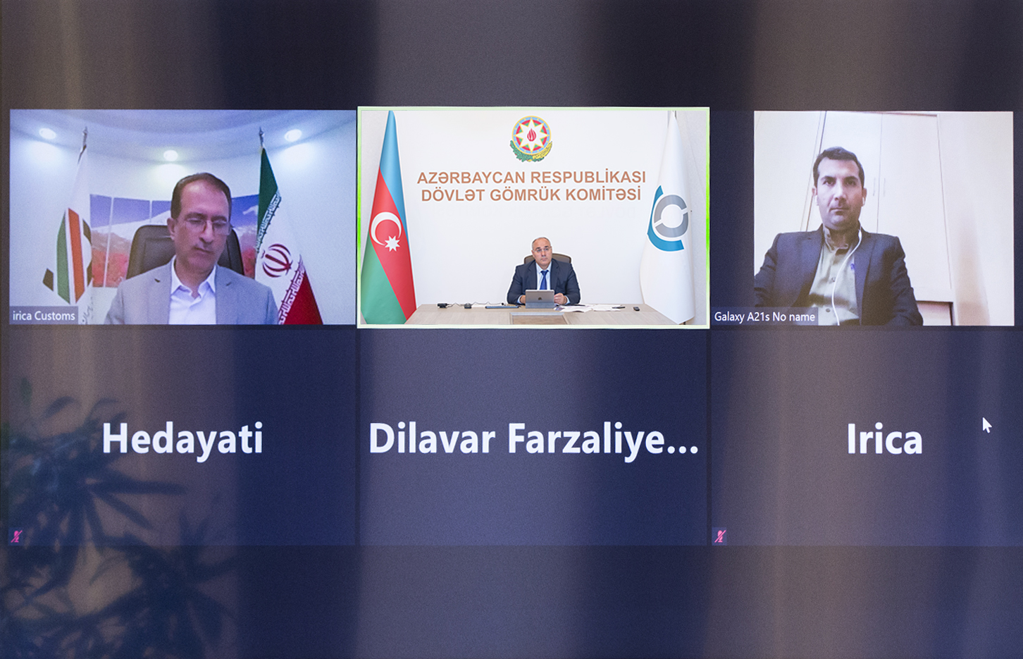 Dövlət Gömrük Komitəsinin sədri iranlı həmkarı ilə görüşüb