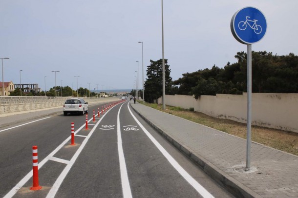 Velosiped yolu üzərində avtomobili park edənlərə XƏBƏRDARLIQ