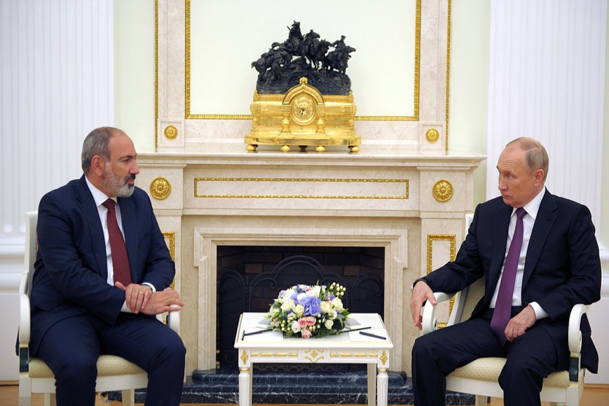 Putin Paşinyanla görüşdü